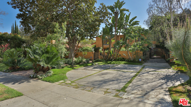 809 N Roxbury Dr in Beverly Hills, CA - Building Photo - Building Photo