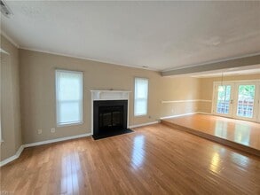 226 Queens Way in Norfolk, VA - Building Photo - Building Photo