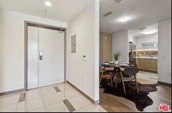 903 S New Hampshire Ave in Los Angeles, CA - Building Photo - Building Photo