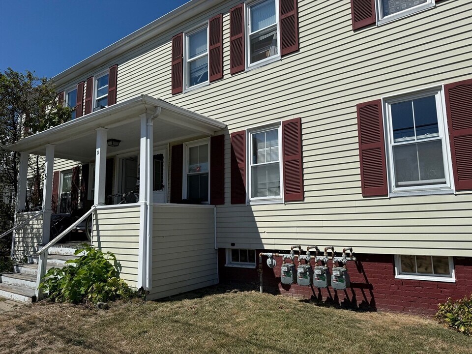 3 Hamilton St in Plymouth, MA - Building Photo