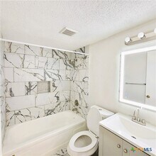 1901 N 10th St, Unit 4 in Killeen, TX - Building Photo - Building Photo