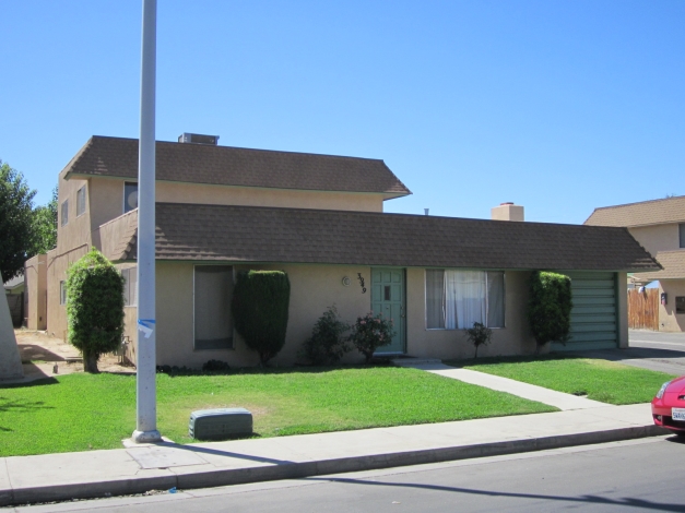 3947 Soranno Ave in Bakersfield, CA - Building Photo