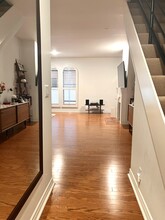 828 N Hudson Ave, Unit 215 in Los Angeles, CA - Building Photo - Building Photo