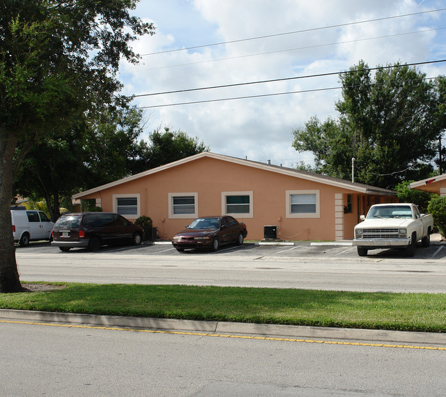 5942 NW 19th St in Fort Lauderdale, FL - Building Photo - Building Photo