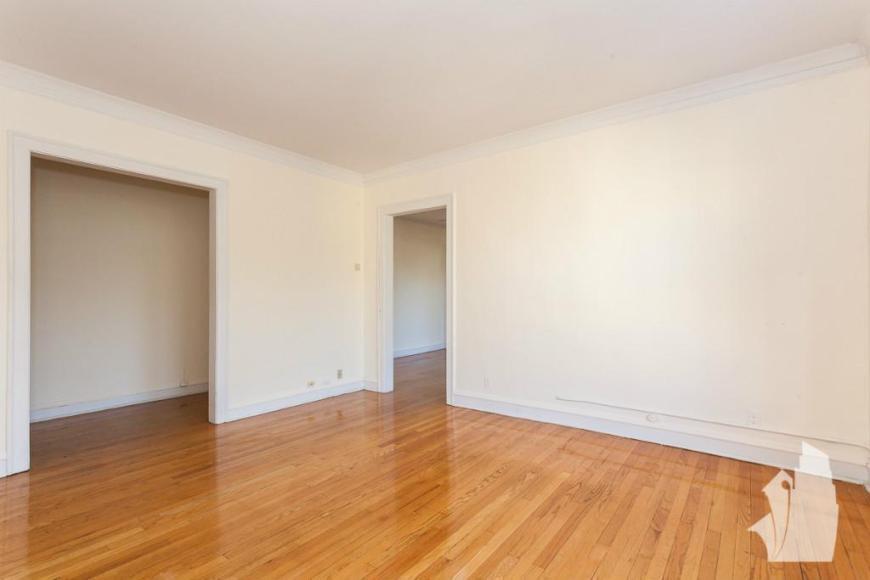 1115 W Oakdale Ave in Chicago, IL - Building Photo