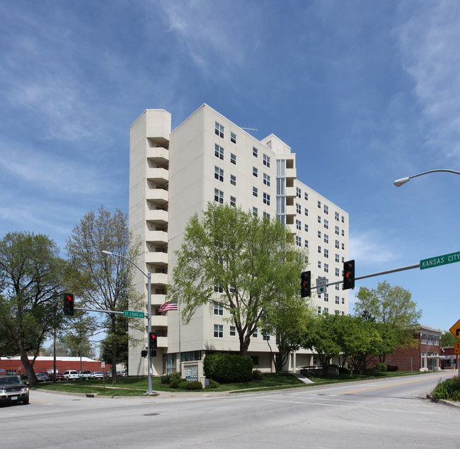 Colony Plaza Apartments in Excelsior Springs, MO - Building Photo - Building Photo