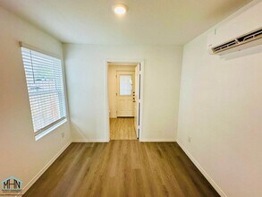 7032 Elm Cv in San Antonio, TX - Foto de edificio - Building Photo