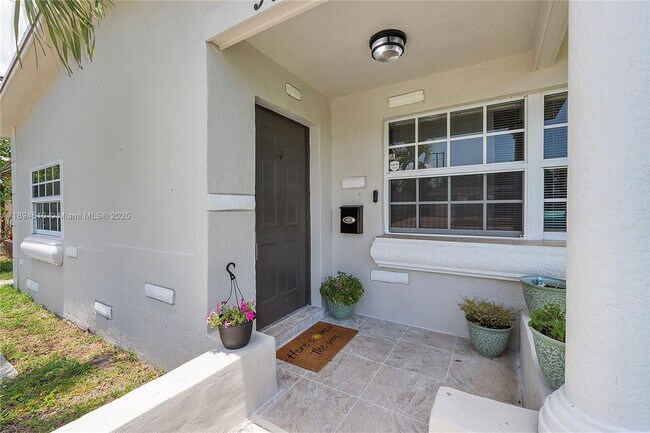 3301 NW 42nd St in Fort Lauderdale, FL - Building Photo - Building Photo