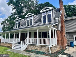 6605 Keene Dr in Springfield, VA - Building Photo - Building Photo