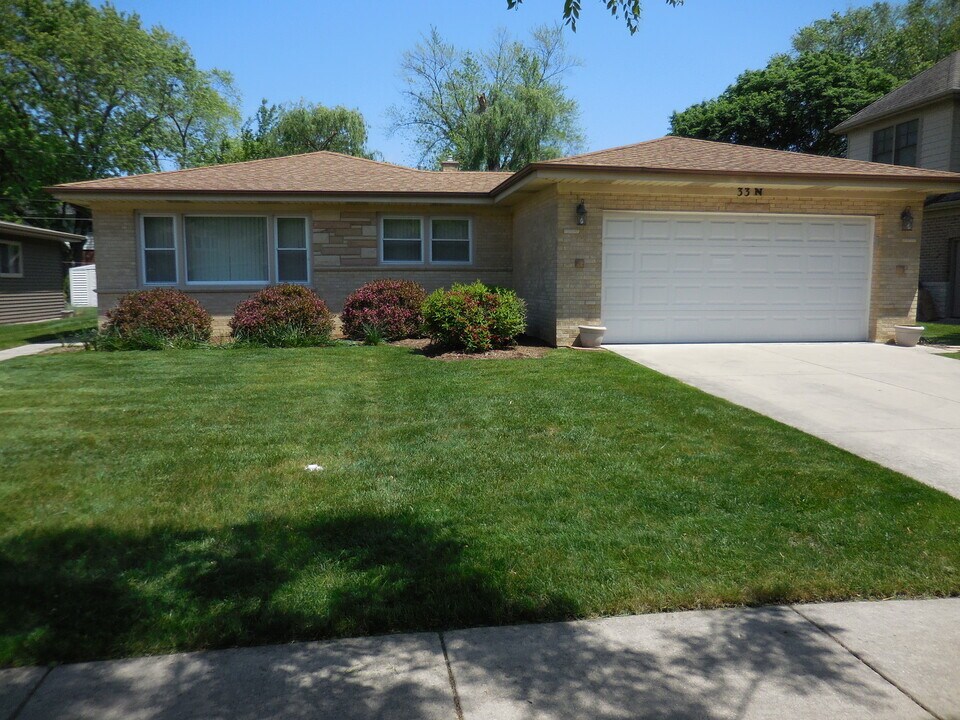 33 N Rammer Ave in Arlington Heights, IL - Building Photo