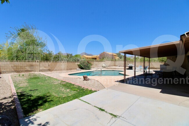 10312 E Cactus Rd in Scottsdale, AZ - Building Photo - Building Photo