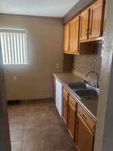 4958 Caroline Dr in Warrensville Heights, OH - Building Photo - Building Photo