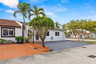 7570 NW 173rd Ln in Hialeah, FL - Building Photo - Building Photo
