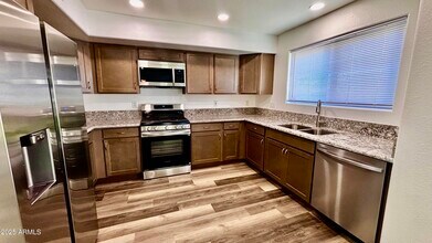 12934 W Holly St in Avondale, AZ - Building Photo - Building Photo