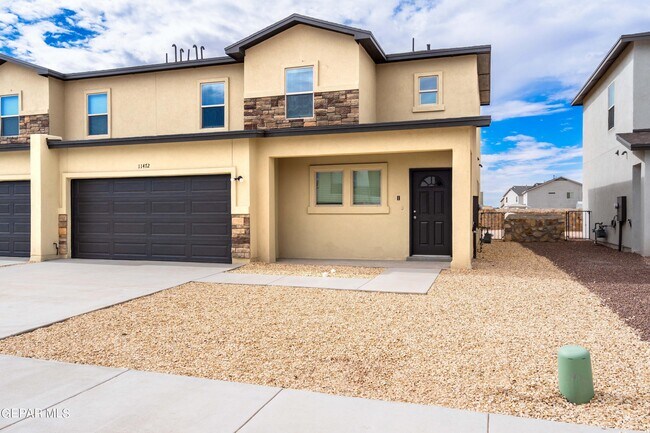 11472 Van Nuys Dr in Socorro, TX - Building Photo - Building Photo