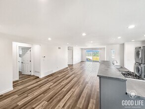 7080 Hillsboro St in San Diego, CA - Building Photo - Building Photo