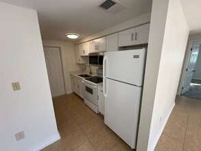 443 90th Ave N in St. Petersburg, FL - Building Photo - Building Photo