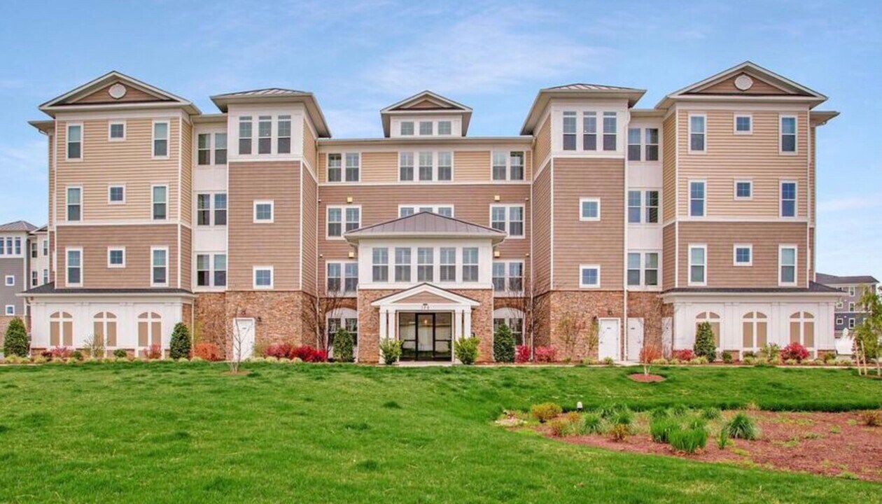 170 Harrier Way, Unit 32 in Chester, MD - Building Photo