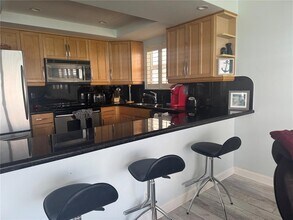 400 N Surf Rd, Unit 701 in Hollywood, FL - Building Photo - Building Photo