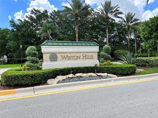 property at 2791 Oakbrook Manor