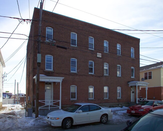 38-48 John St in Fall River, MA - Foto de edificio - Building Photo