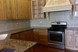 36 W Prescott Ave in Clovis, CA - Building Photo - Building Photo