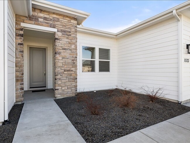 1523 W Switchgrass Ct in Meridian, ID - Foto de edificio - Building Photo