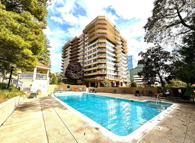 property at 25 Rockledge Ave