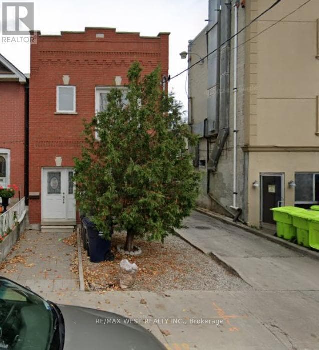 property at 3 Harvie Ave