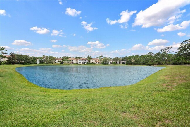 877 Taft Ct in Palm Beach Gardens, FL - Building Photo - Building Photo