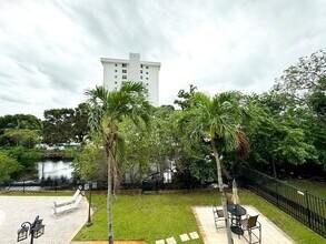 124 NE 19th Ct in Wilton Manors, FL - Building Photo - Building Photo