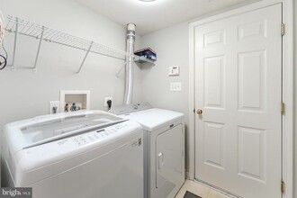 1552 Oakley Ln in Severn, MD - Building Photo - Building Photo