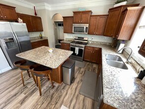 320 Brookfield View Dr in Louisville, KY - Building Photo - Building Photo