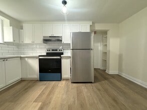 155 Stanley Ave in Toronto, ON - Building Photo - Building Photo