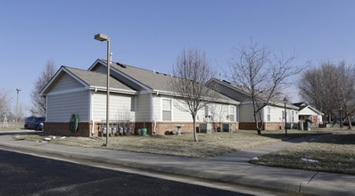 Brookside Cottages in Augusta, KS - Foto de edificio - Building Photo