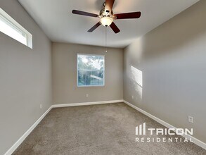 9208 64th Ct E in Parrish, FL - Building Photo - Building Photo