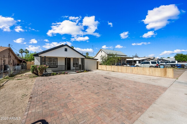 property at 750 W 1st Pl
