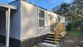 837 Ethyl St in Brandon, FL - Building Photo