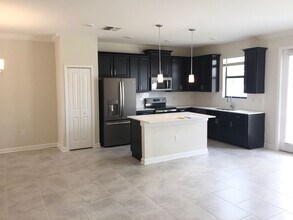 1244 Payne Stewart Dr in Davenport, FL - Building Photo - Building Photo