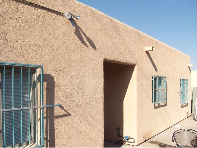 property at 814 E Lester St