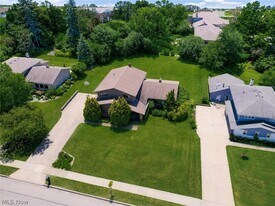 24390 Fairmount Blvd in Beachwood, OH - Building Photo
