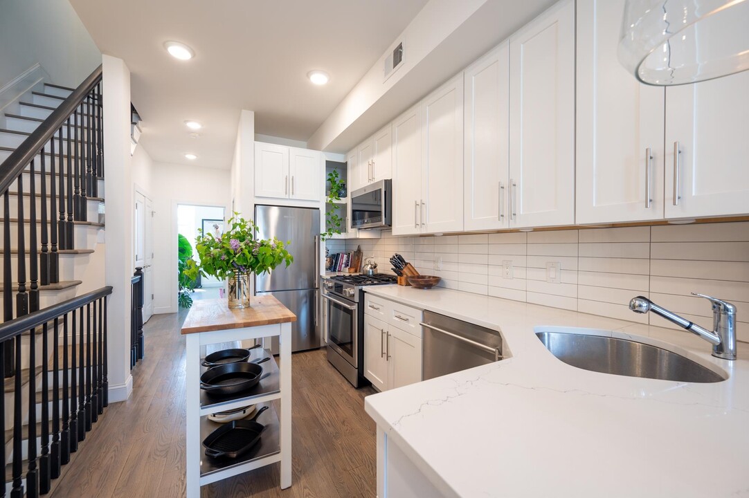 27 Belmont Ave in Jersey City, NJ - Building Photo