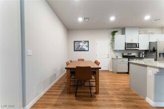 7451 Sunray Point St in North Las Vegas, NV - Building Photo - Building Photo