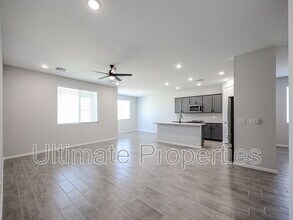 17986 Avenida del Sol W in Surprise, AZ - Building Photo - Building Photo