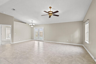 9419 Parker Pl Dr in Navarre, FL - Foto de edificio - Building Photo