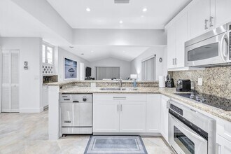351 210th St S in Boca Raton, FL - Building Photo - Building Photo