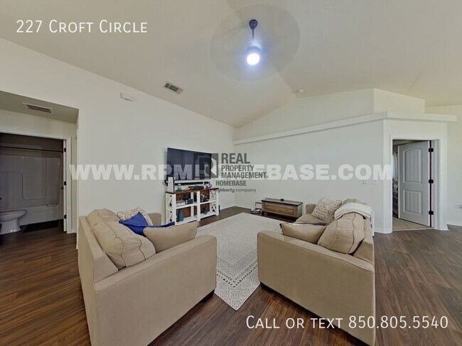 227 Croft Cir in Crestview, FL - Building Photo - Building Photo
