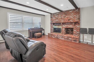 32 Manchester Ln in Stony Brook, NY - Building Photo - Building Photo