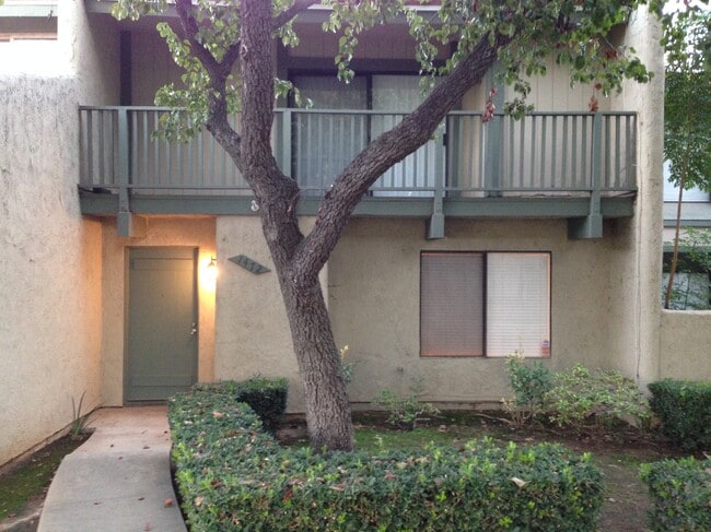 1472 Camelot Dr in Corona, CA - Building Photo - Building Photo