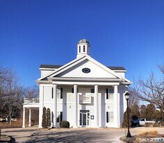 1343 Boston Post Rd in Madison, CT - Building Photo